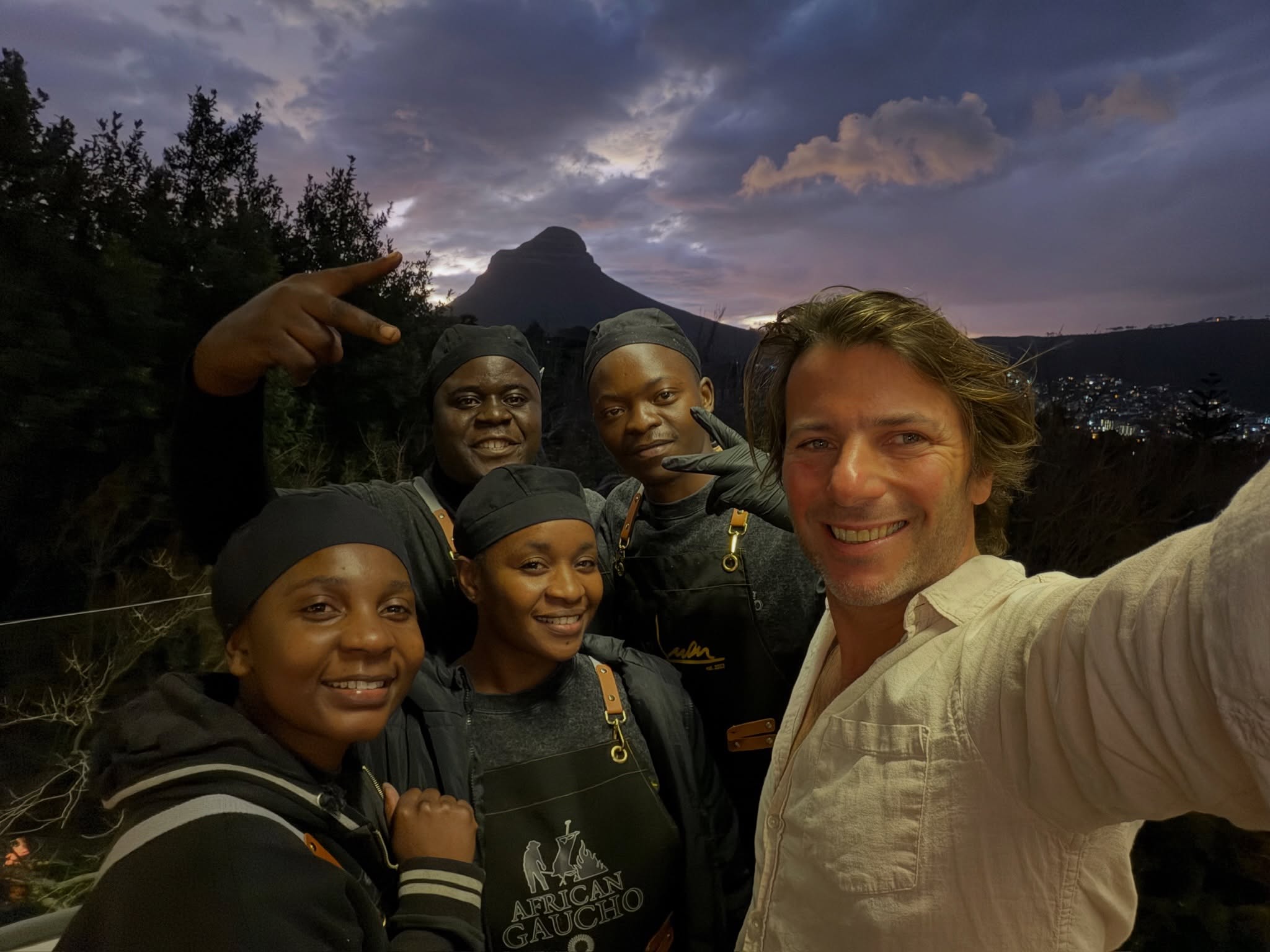 Meet the team behind the fire🔥 Every event, every celebration and every feast starts with these legends.

From the early morning setup to the final plate served, this team puts their heart into everything they do, making sure every @africangaucho event is one our clients and their guests will remember👌

Their passion, dedication and teamwork are what bring the @africangaucho experience to life🙌

#AfricanGaucho #SouthAmericanCuisine #Asado #CapeTownEvents #CapeTownLiving