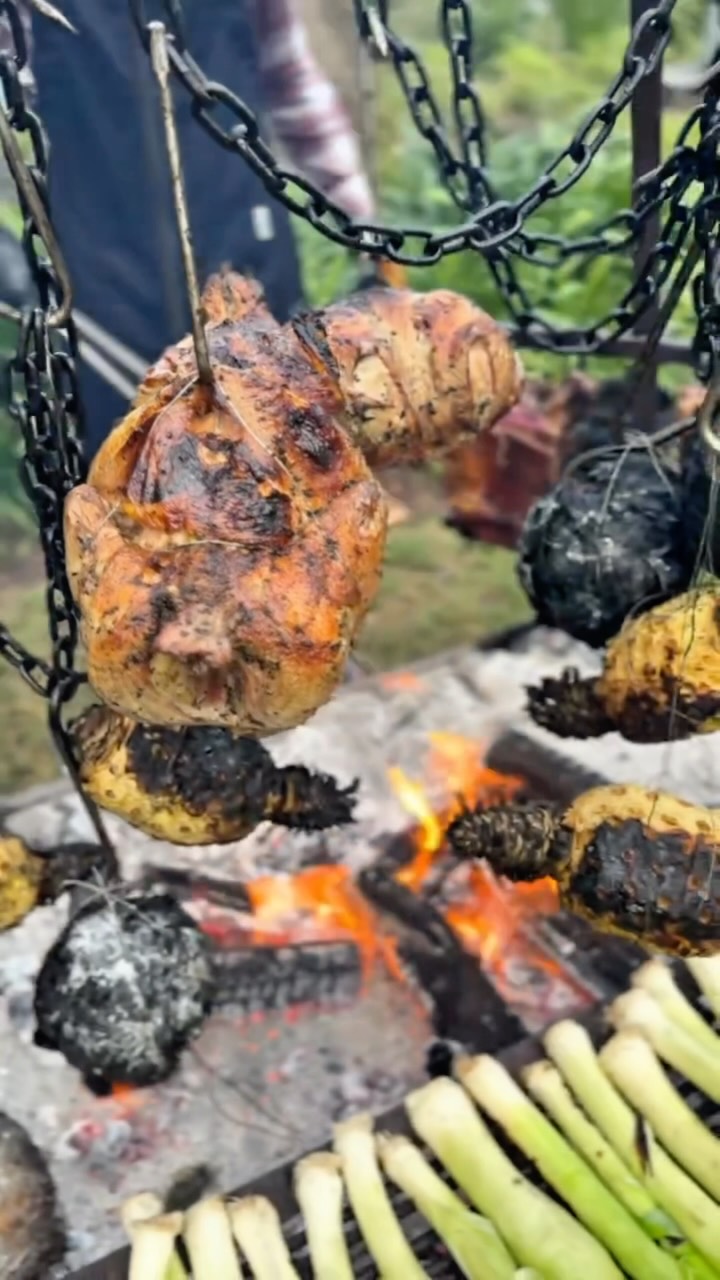 A beautiful evening in Constantia 🔥 Chef Juan and the @africangaucho team had the pleasure of catering for 40 guests celebrating the Jewish New Year.
It was a fantastic evening filled with great food, plenty of fire and a wonderful group of people coming together to celebrate. We loved being part of it and bringing our Asado to the table for such a special occasion🔥
Thank you for having us and to the whole team for another great event🙌
#AfricanGaucho #SouthAmericanCuisine #Asado #CapeTownEvents #OpenFireCooking